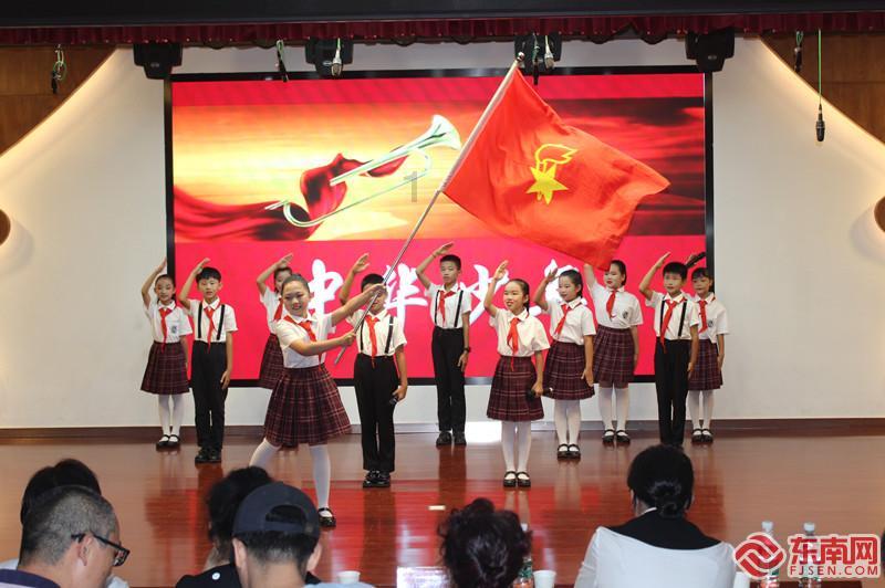 关晓彤发文告别《王牌对王牌8》,知道大家调侃她的每周五周考