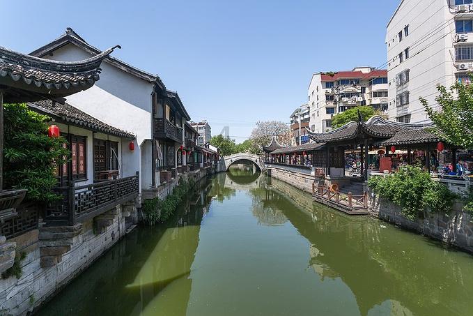稽古化文-郑逸群金石传拓古籍散叶题跋及书画展在郑州文化馆开幕